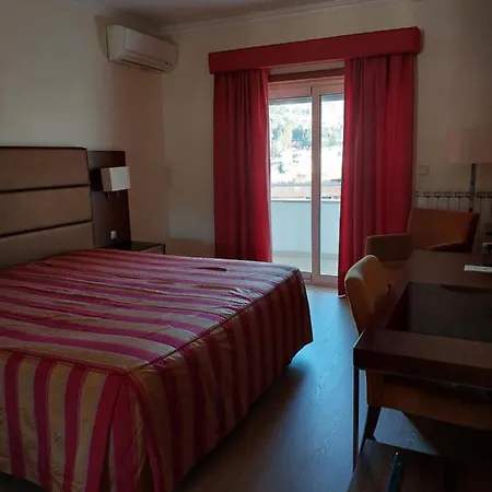 Aguiar Da Pena Hotel 3*