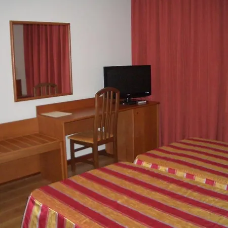 Aguiar Da Pena Hotel 3*