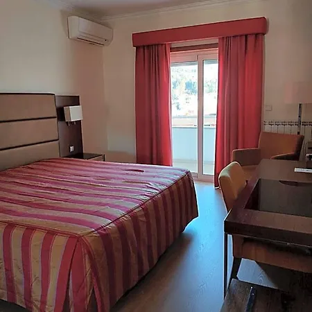 Hotel Aguiar Da Pena 3*