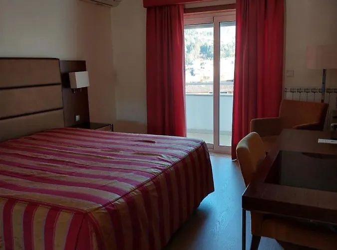 Aguiar Da Pena Hotel 3*