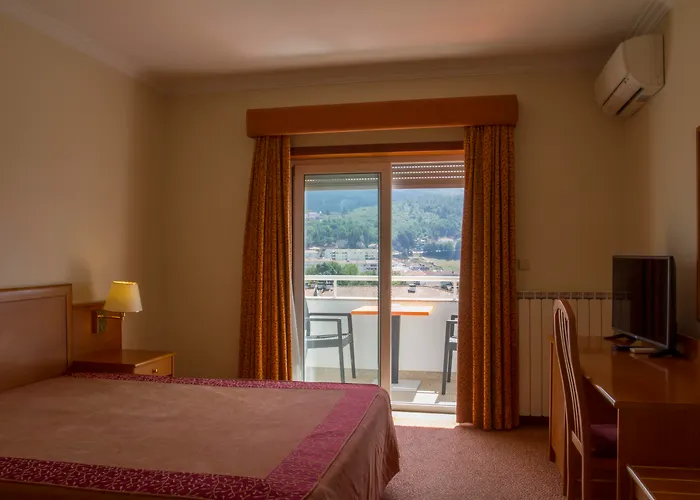 Hotel Aguiar Da Pena 3*