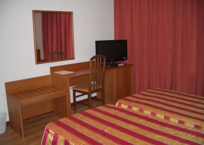 Aguiar Da Pena Hotel 3*