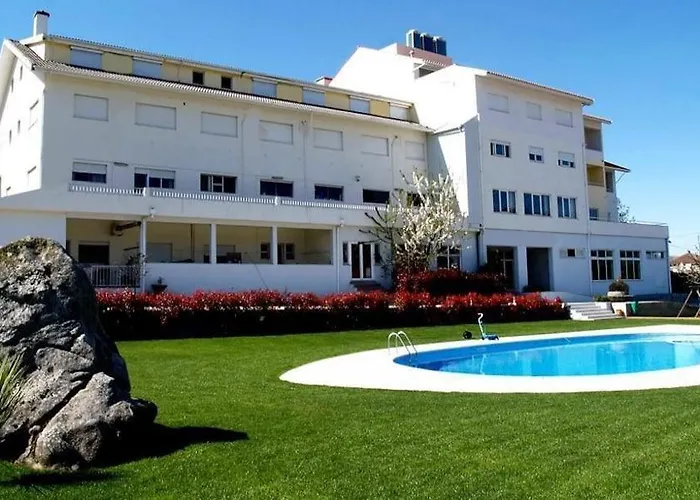 Hotel Aguiar Da Pena 3*